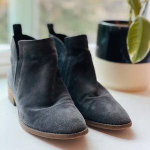 Dolce Vita suede ankle booties